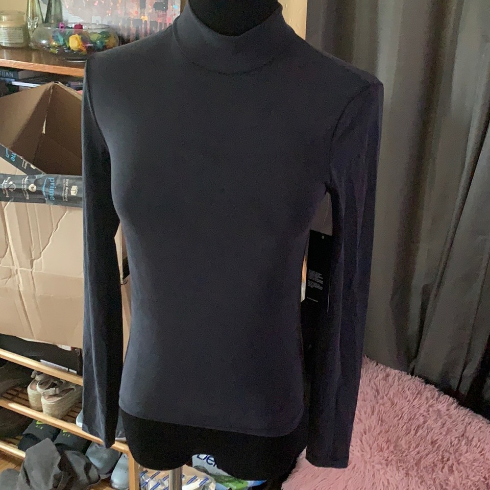 Long sleeve crop top